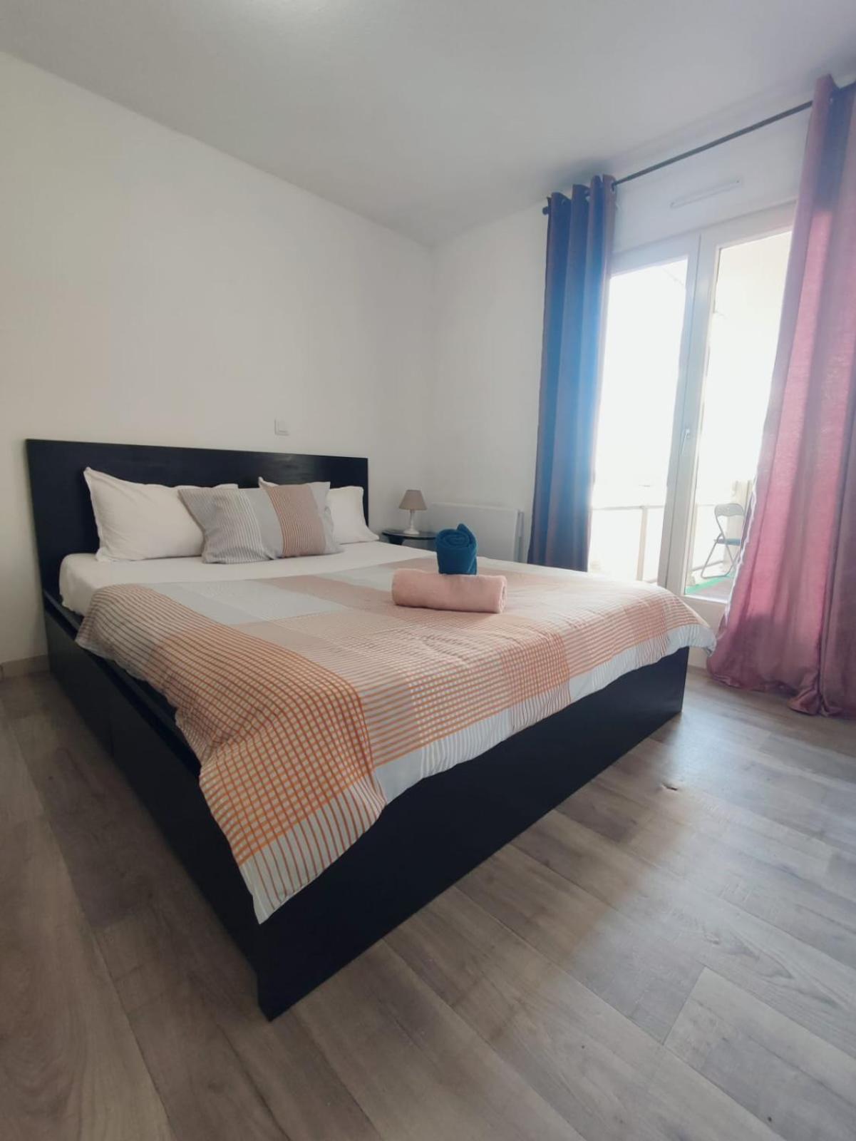 Douillet-Kanamappart-Euroairport Apartment Сен-Луи Екстериор снимка