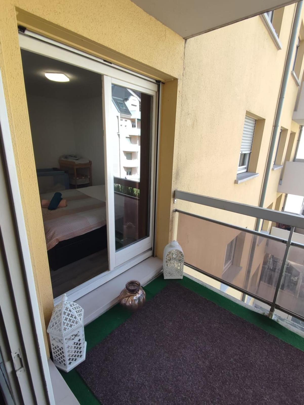 Douillet-Kanamappart-Euroairport Apartment Сен-Луи Екстериор снимка